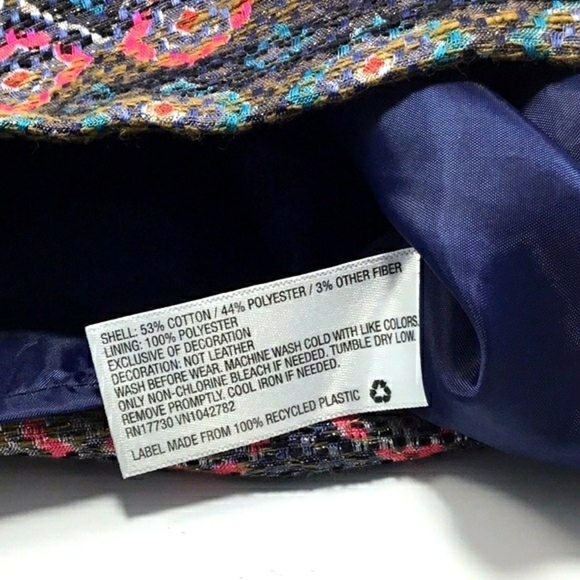 Genuine Kids From Oshkosh Pink Navy Blue and Metallic Embroidered Skirt Size 5T - Picture 8 of 8